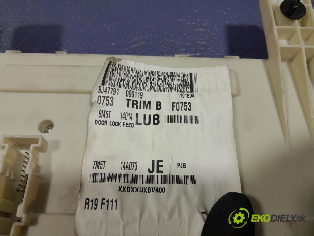 Ford Focus 2009 skrinka Poistky: 7M5T-14A073-JE