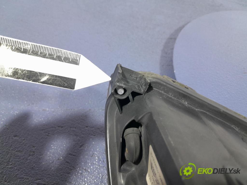 Ford Focus 2009 Reflektor: Vľavo: 8M51-13W030-CE