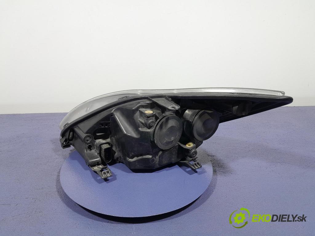 Ford Focus 2009 Reflektor: v pravo: