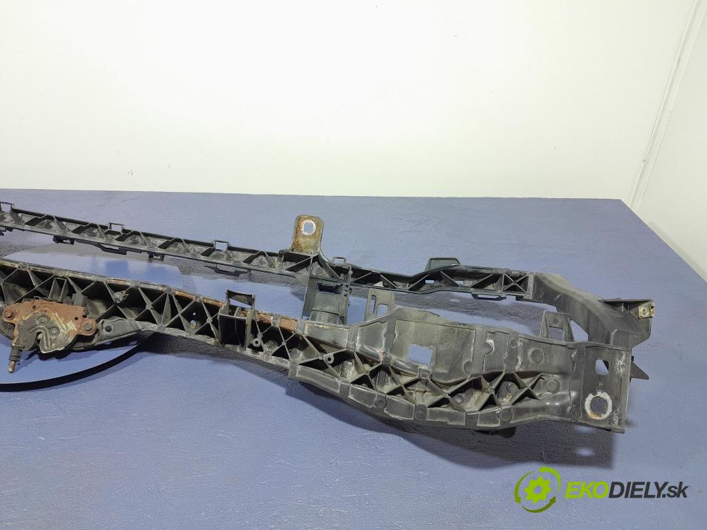 Ford Focus 2009 výstuha Predné: / pas predný