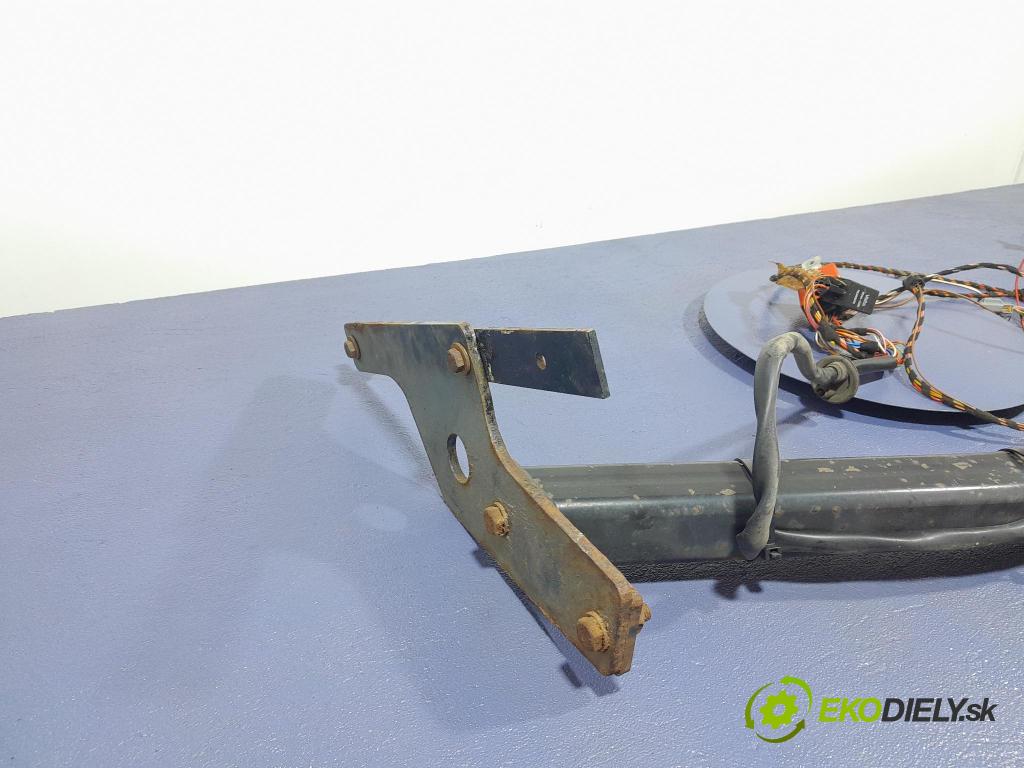 Ford Focus 2009 Hák: Do Prívesy: