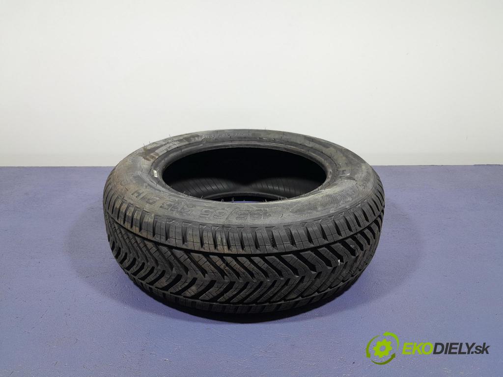 Renault Megane scenic 2004 pneumatiky: Víceúrovňové 3528709534956