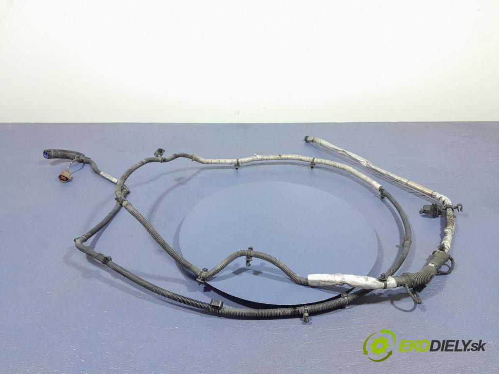 Audi A5 2014 rúrka paliva 8K0131984S