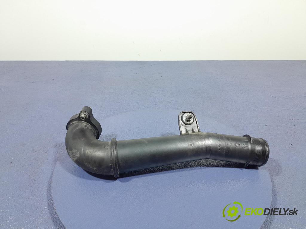 Audi A5 2014 trubka Vzduch: 04L145770N