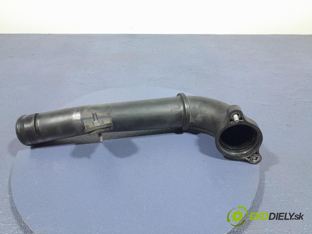 Audi A5 2014 trubka Vzduch: 04L145770N