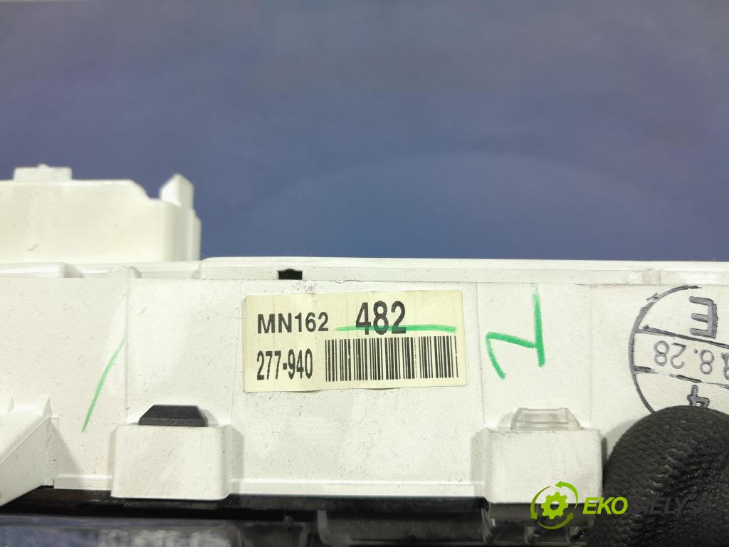 Mitsubishi Outlander 2004 Přístrojová deska MN162482