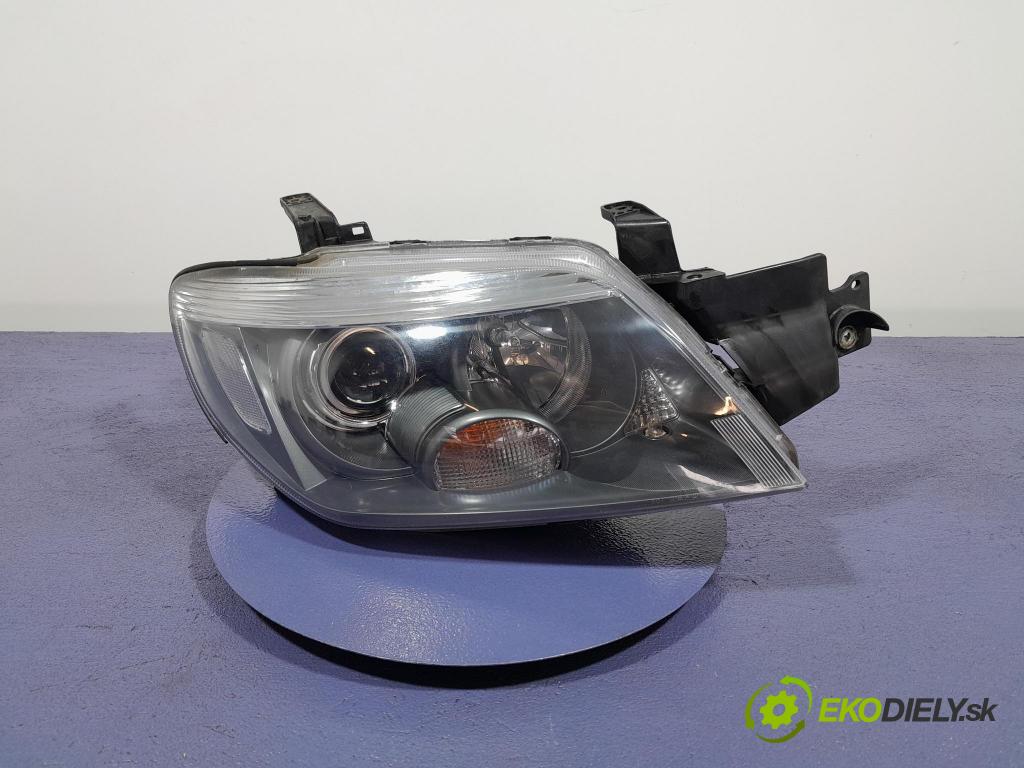 Mitsubishi Outlander 2004 světlo v pravo: