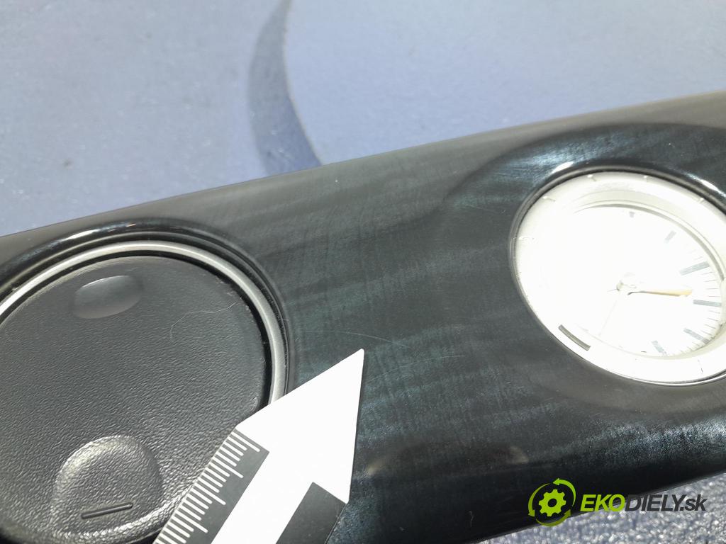 Mitsubishi Outlander 2004 lišta Dekoratívní: Uvnitř MN134799