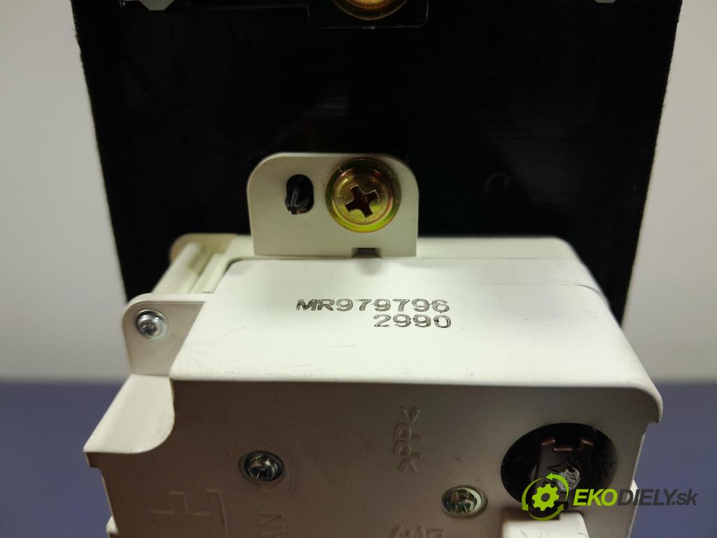 Mitsubishi Outlander 2004 lišta Dekoratívní: Uvnitř MN134799