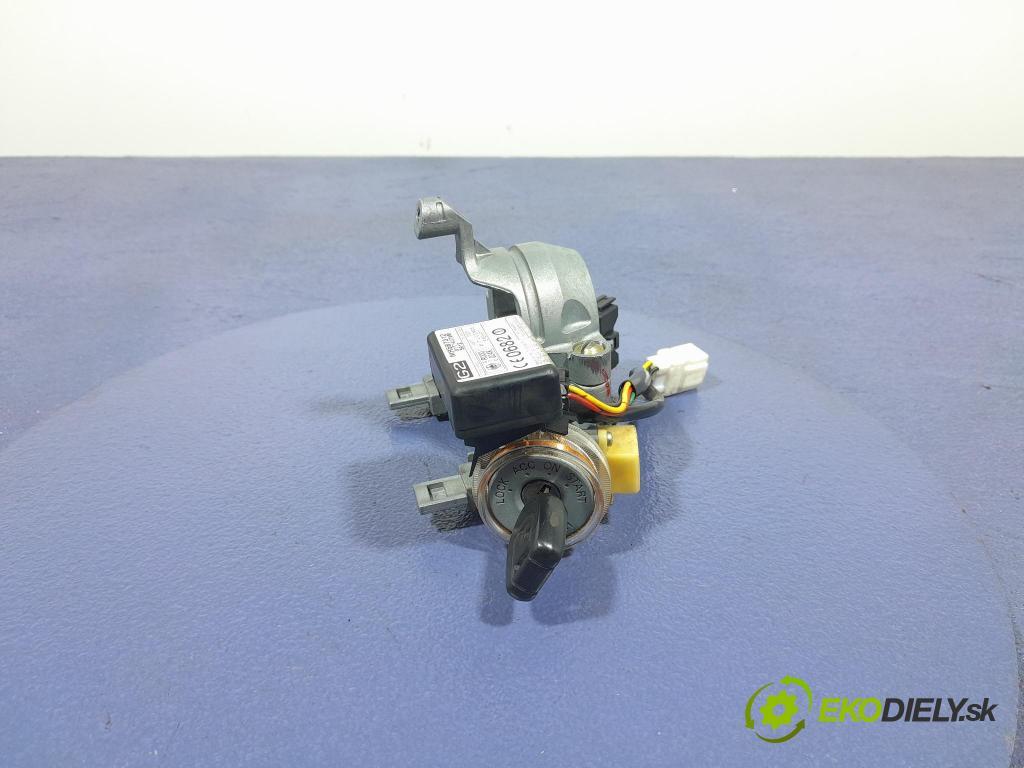 Mitsubishi Outlander 2004 Spínač zapaľovania: