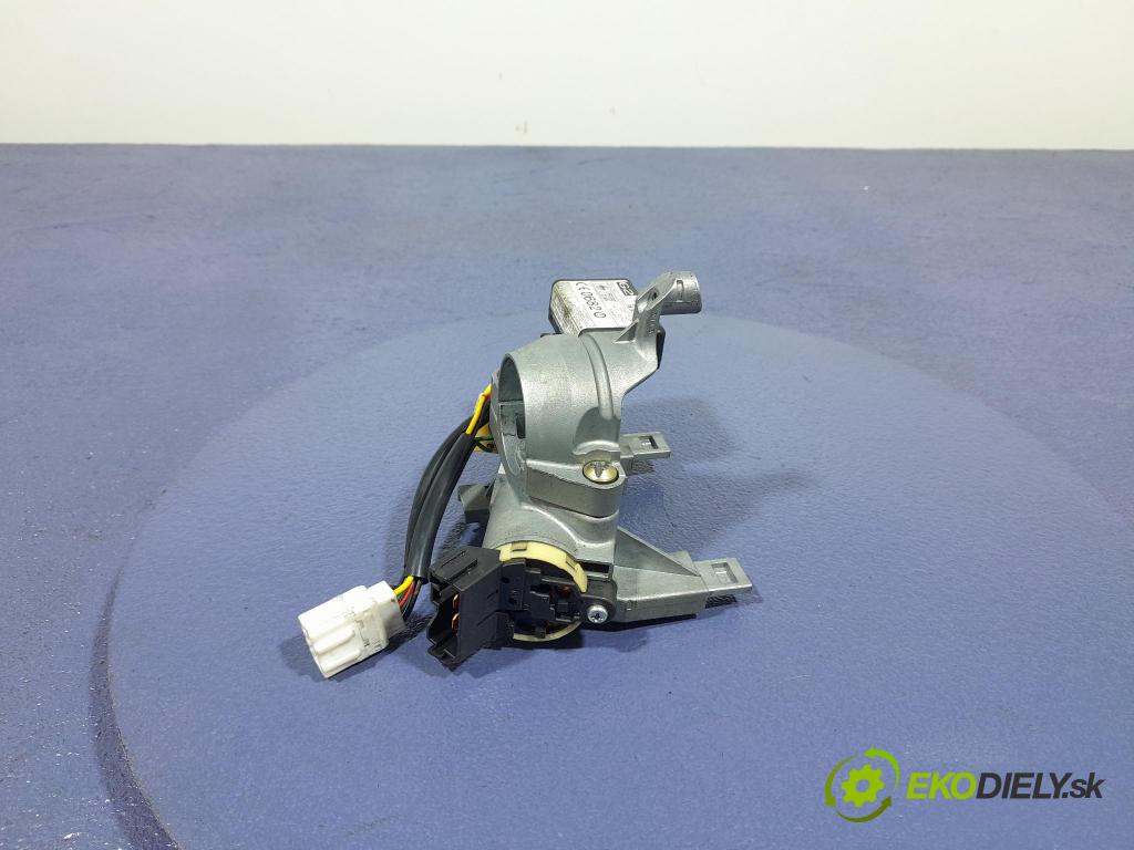 Mitsubishi Outlander 2004 Spínač zapaľovania: