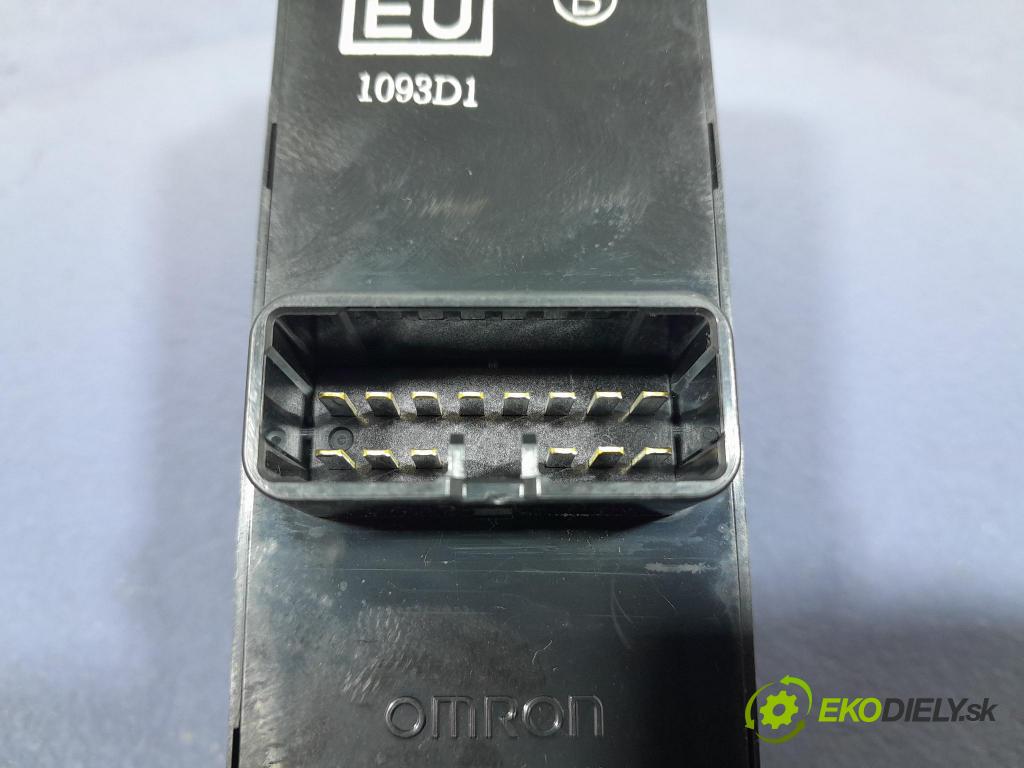 Mitsubishi Outlander 2004 prepínač Okná: MR502231