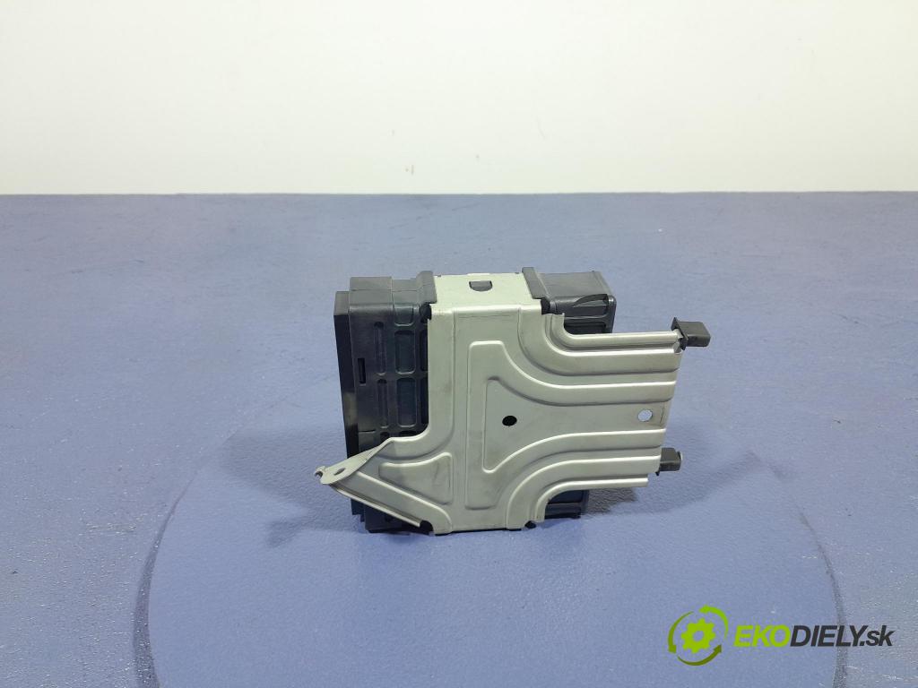 Mitsubishi Outlander 2004 řídící jednotka Motor: MN147192