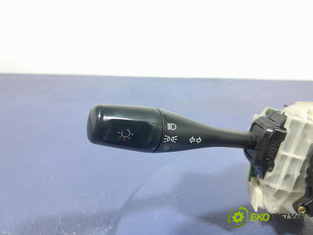 Mitsubishi Outlander 2004 Přepínač Komplex: F12102