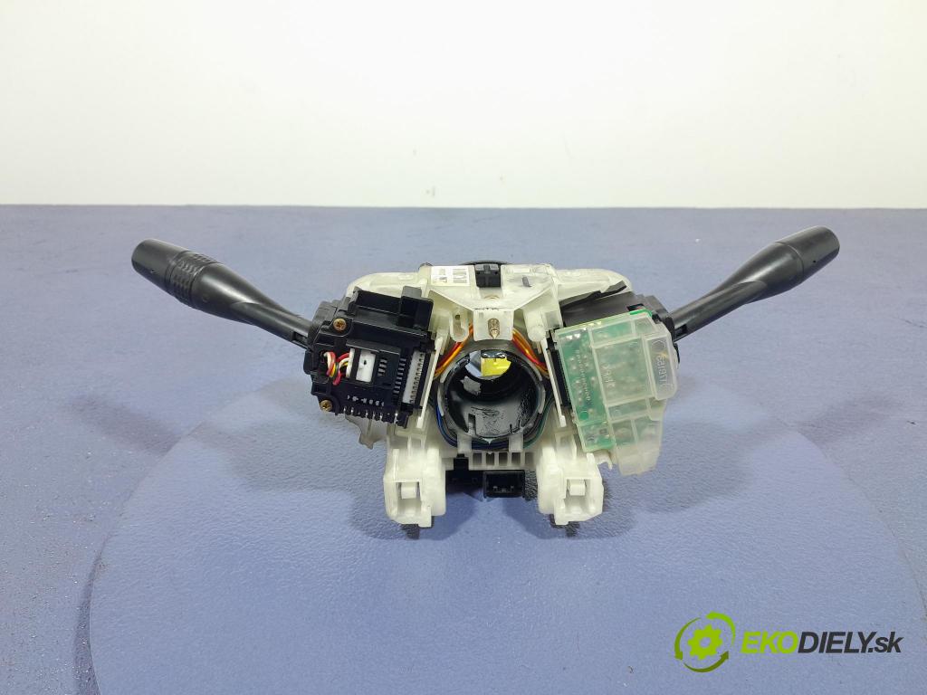 Mitsubishi Outlander 2004 Přepínač Komplex: F12102