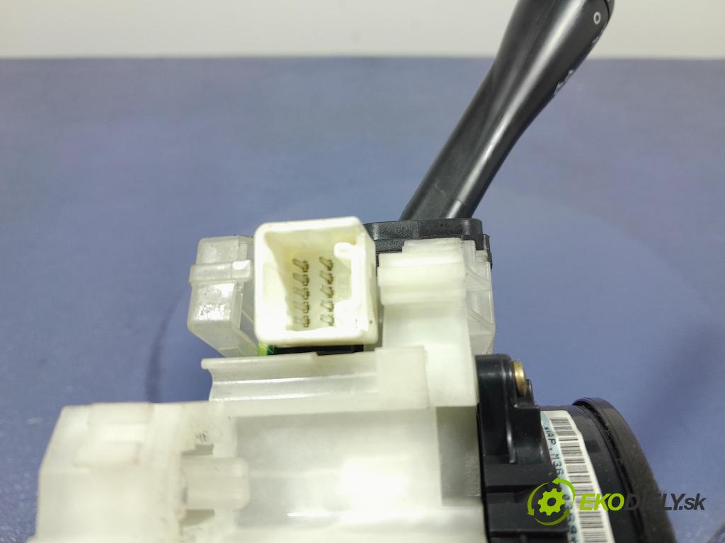 Mitsubishi Outlander 2004 Přepínač Komplex: F12102