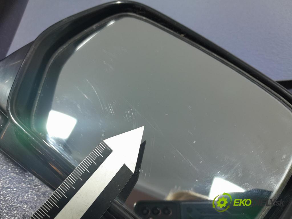 Mitsubishi Outlander 2004 zpětné zrcátko prave 