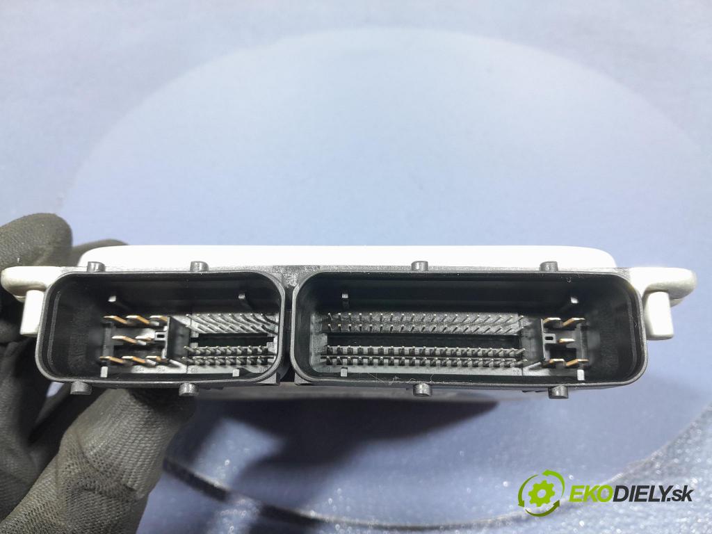 Vw Passat 2001 riadiaca jednotka Motor: 038906019EK