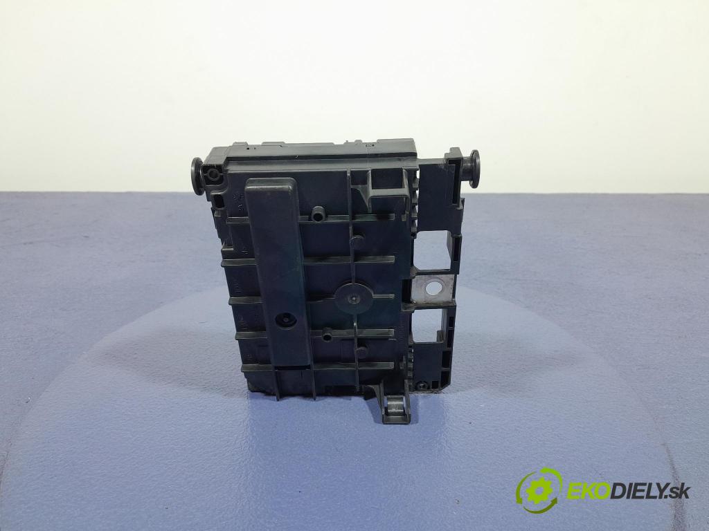 Citroen C4 picasso 2007 skříňka Pojistky 9664055680