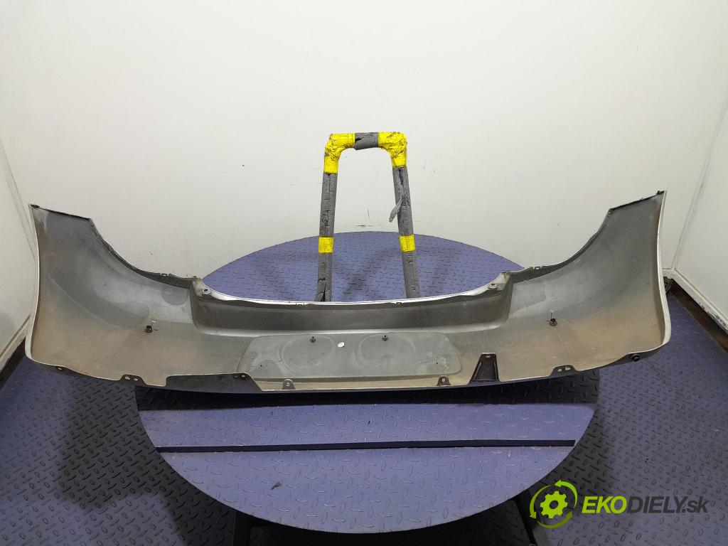 Toyota Yaris 2008 nárazník Zad: 