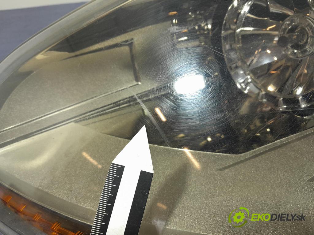 Citroen C4 picasso 2007 Reflektor: Vľavo: