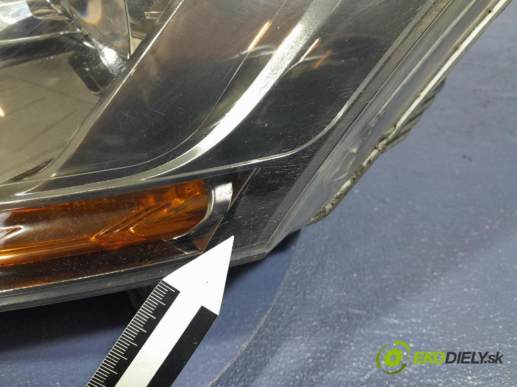 Citroen C4 picasso 2007 Reflektor: Vľavo: