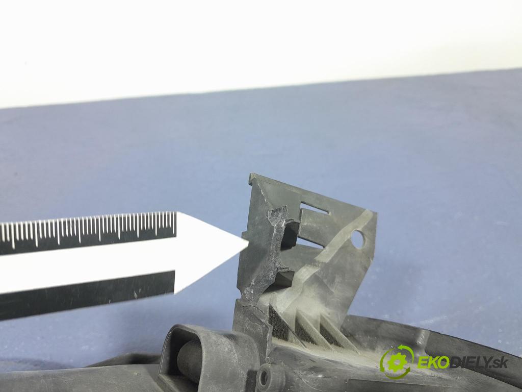 Citroen C4 picasso 2007 Reflektor: Vľavo: