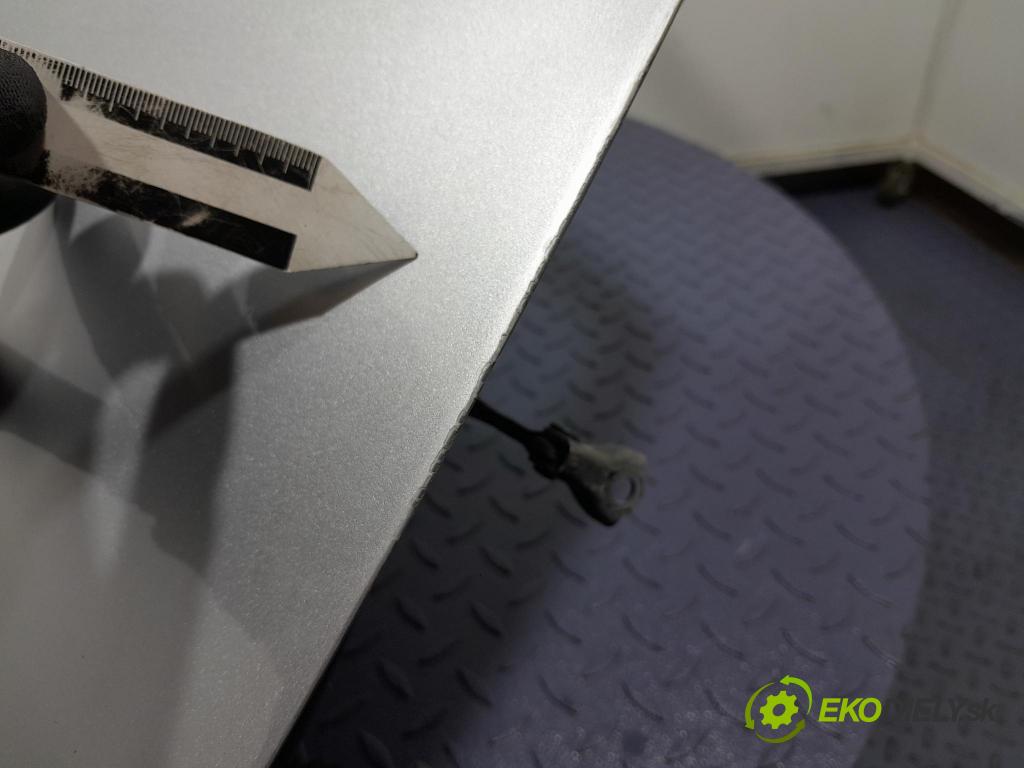 Toyota Yaris 2008 dvere Predné pravé