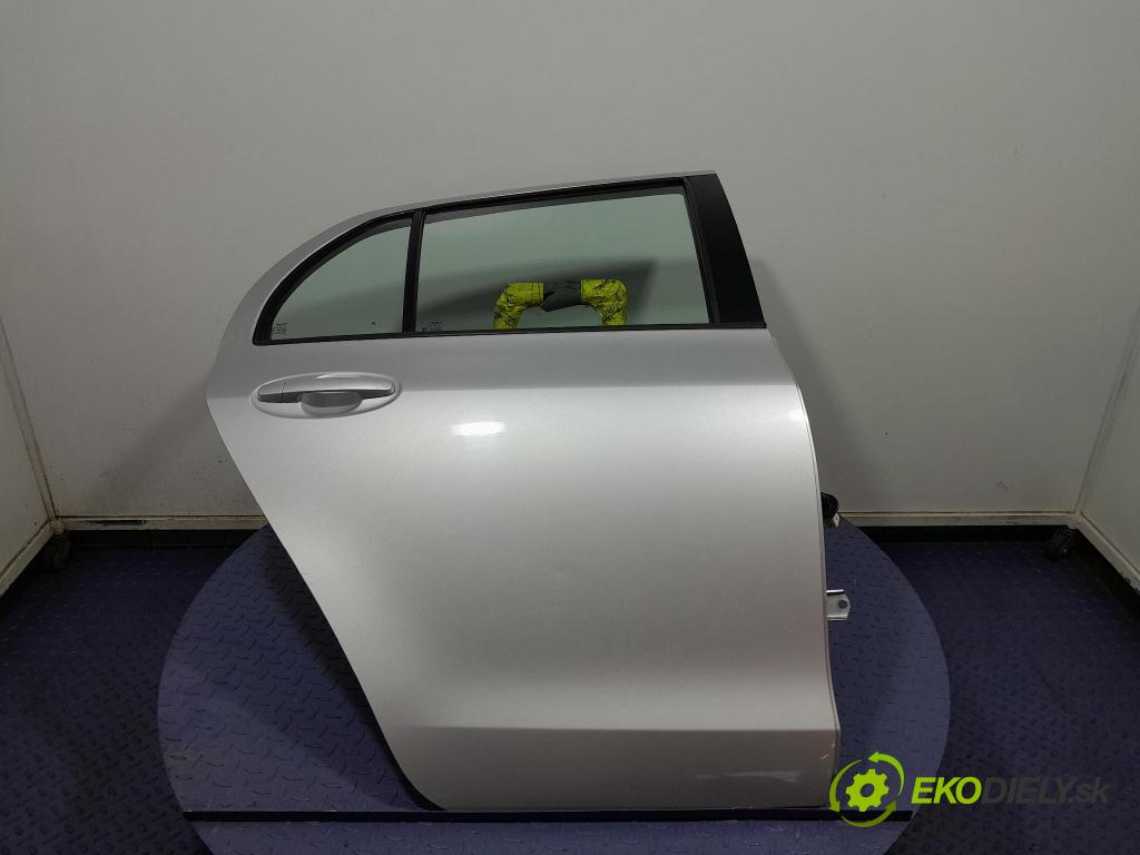 Toyota Yaris 2008 dveře Zad: prave