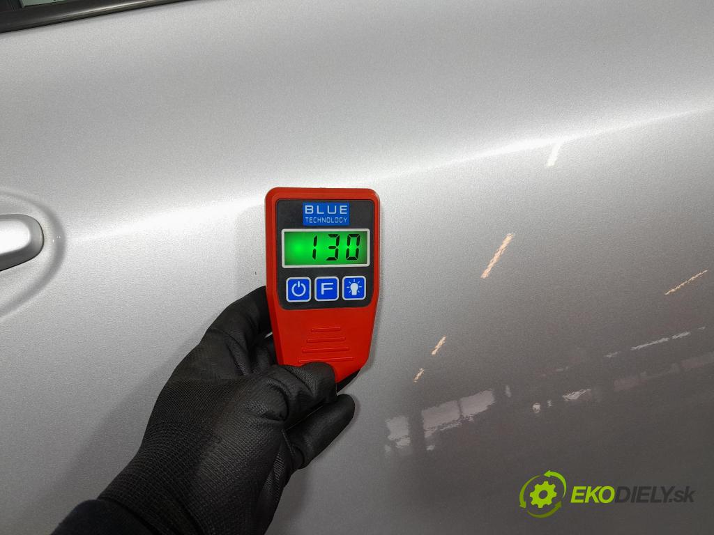 Toyota Yaris 2008 dveře Zad: prave