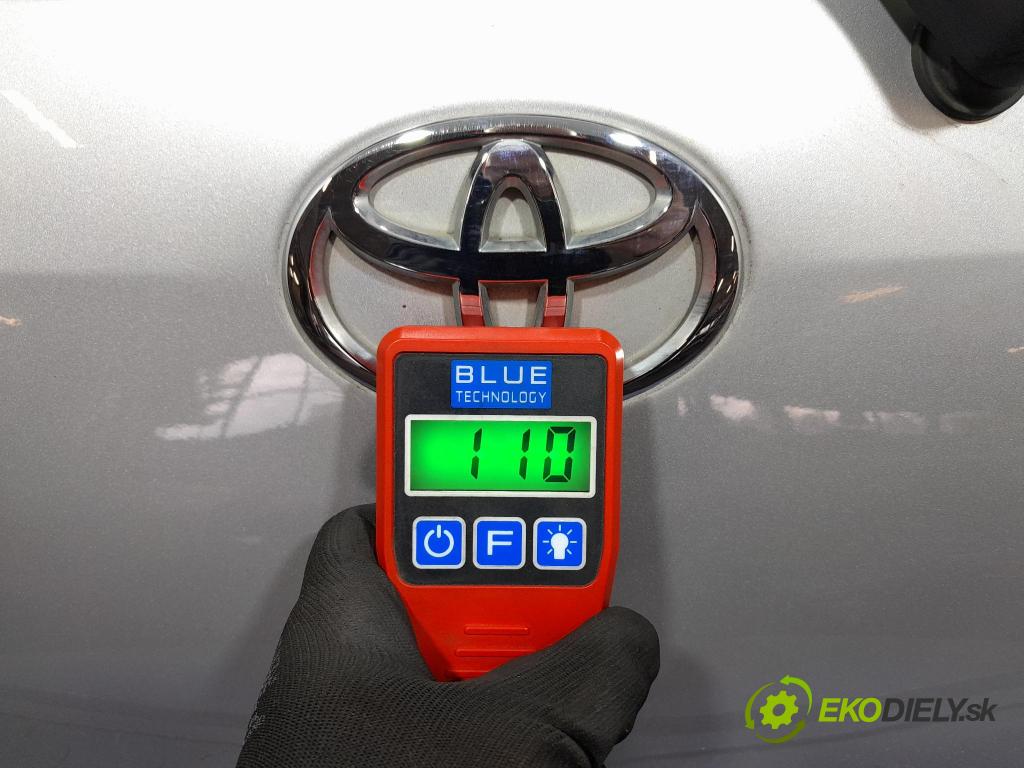 Toyota Yaris 2008 zadna dveře kufra: kufra: