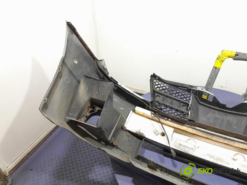 Mitsubishi Outlander 2004 nárazník Predné