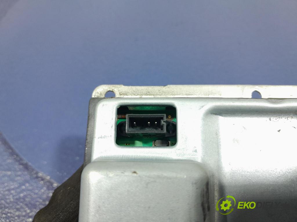 Audi A4 2002 měnič 89027892