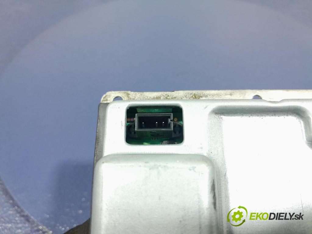 Audi A4 2002 měnič 89027892