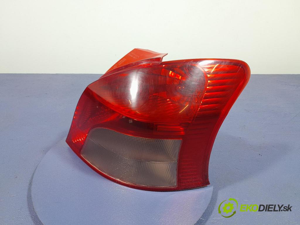 Toyota Yaris 2008 světlo Zad: Práva: Mimo: