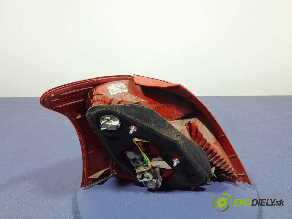 Toyota Yaris 2008 světlo Zad: Práva: Mimo: