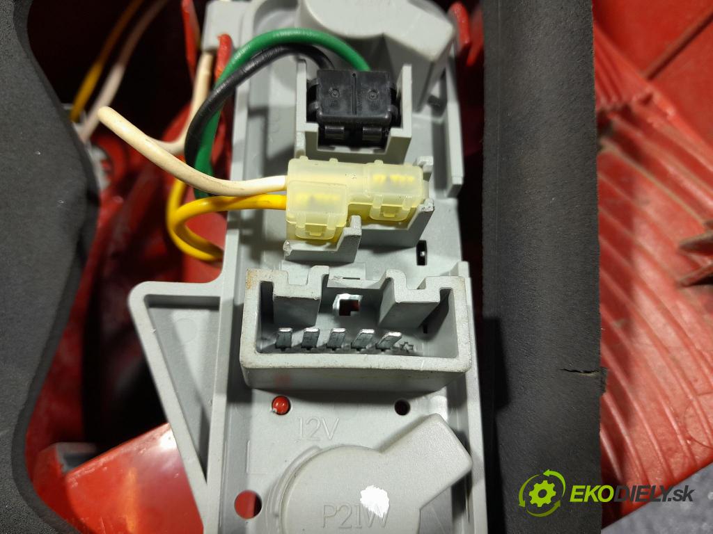 Toyota Yaris 2008 světlo Zad: levá Mimo: 