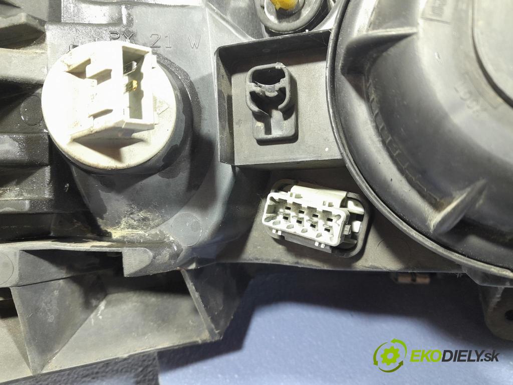 Volvo S60 2001 Reflektor: Vľavo: 8693587