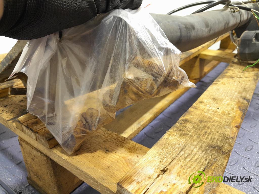 Volvo S60 2001 oko Do Přívěsy