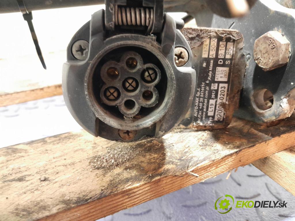 Volvo S60 2001 oko Do Přívěsy