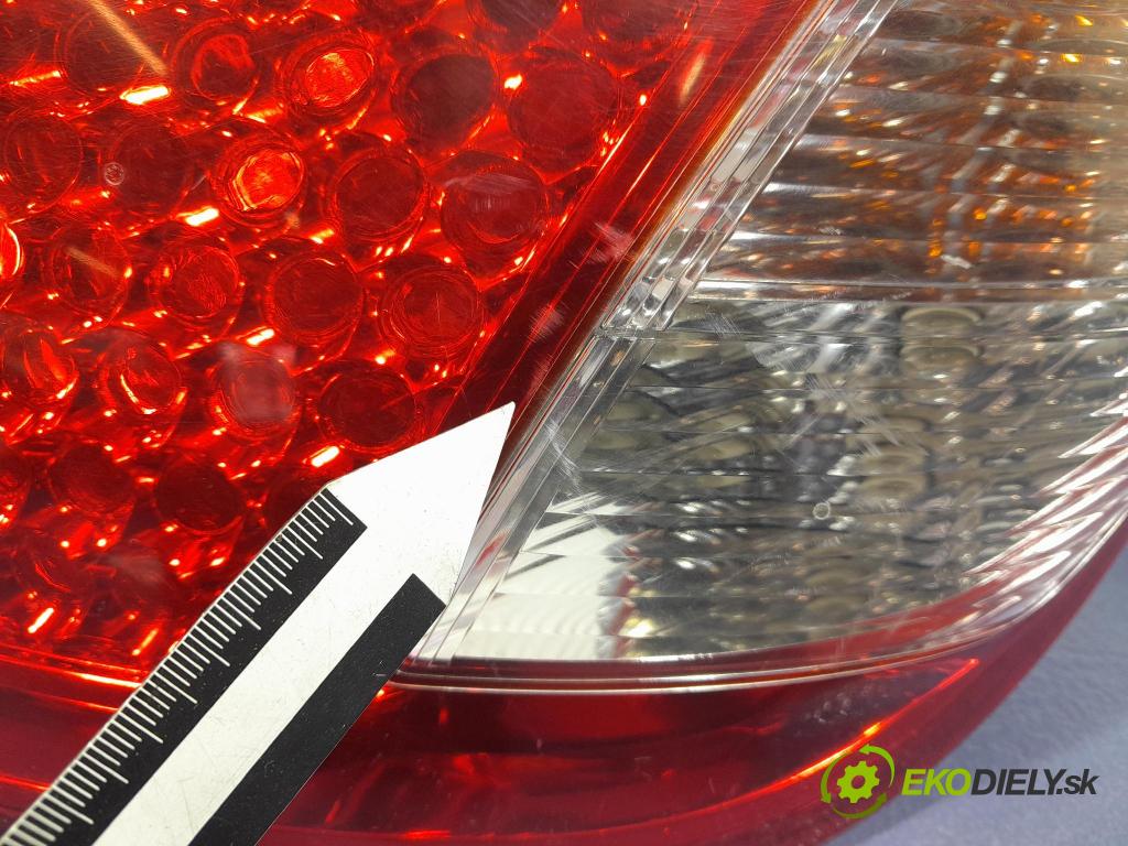 Kia Ceed 2009 svetlo / reflektor zad Prava: Vonkajsia: 92402-1H0