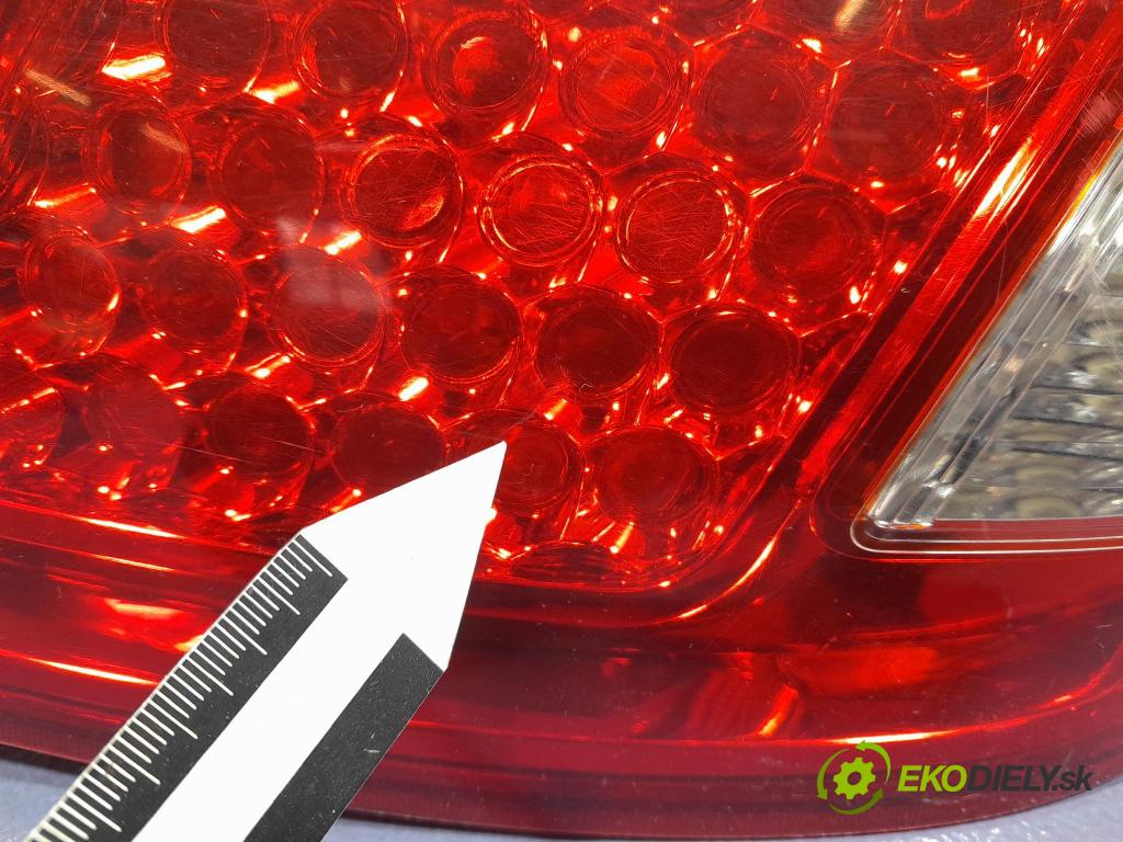 Kia Ceed 2009 svetlo / reflektor zad Prava: Vonkajsia: 92402-1H0