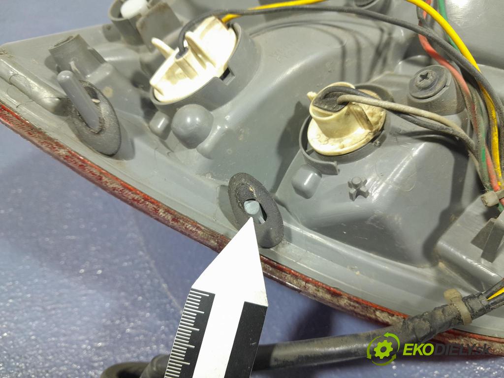 Kia Ceed 2009 svetlo / reflektor zad Prava: Vonkajsia: 92402-1H0