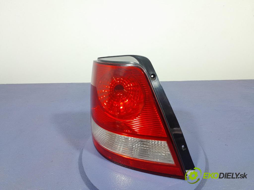 Kia Sorento 2004 světlo Zad: levá Mimo: