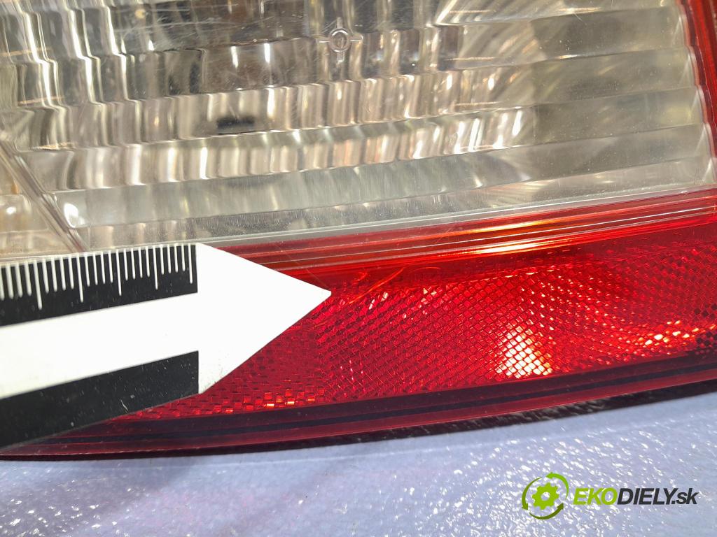 Kia Sorento 2004 světlo Zad: levá Mimo: