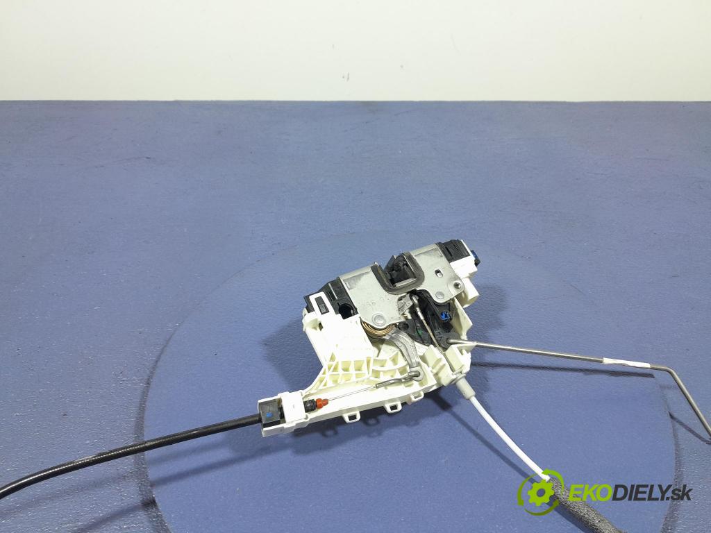 Mercedes Sprinter 2016 zámok dvere Predné Vľavo: A9067201535