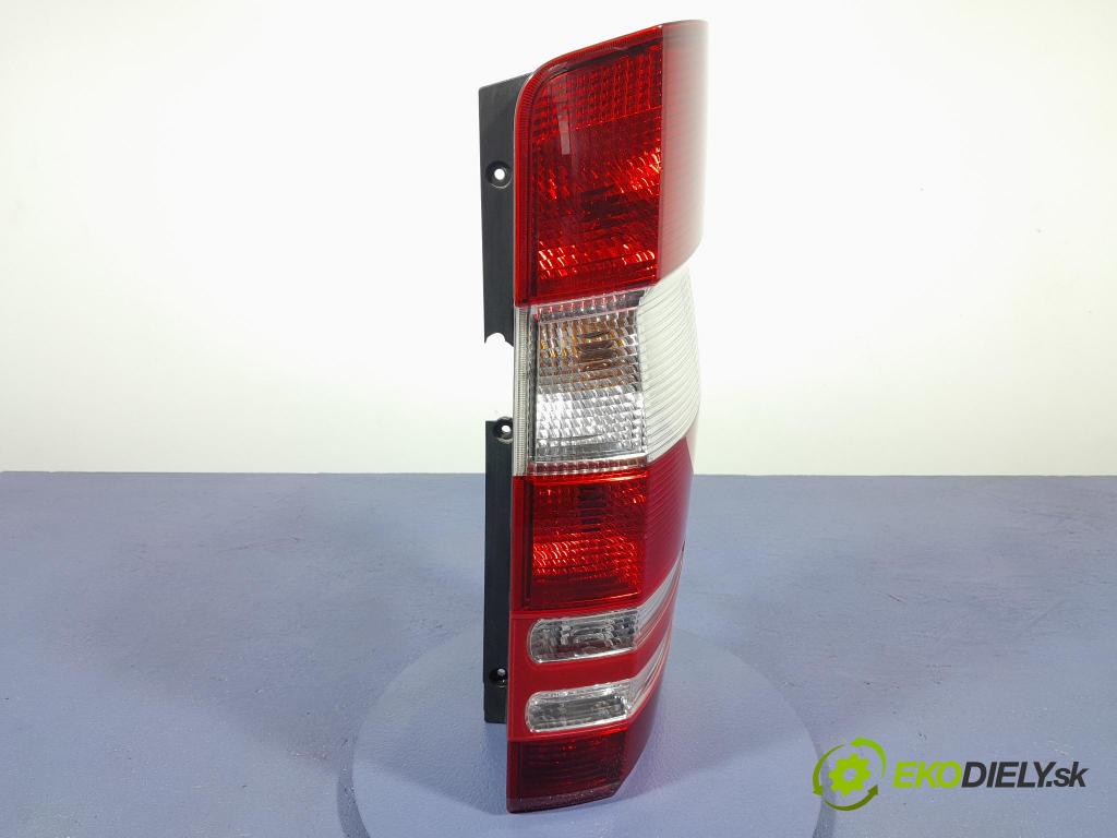 Mercedes Sprinter 2016 svetlo / reflektor zad Prava: Vonkajsia: A9068202200