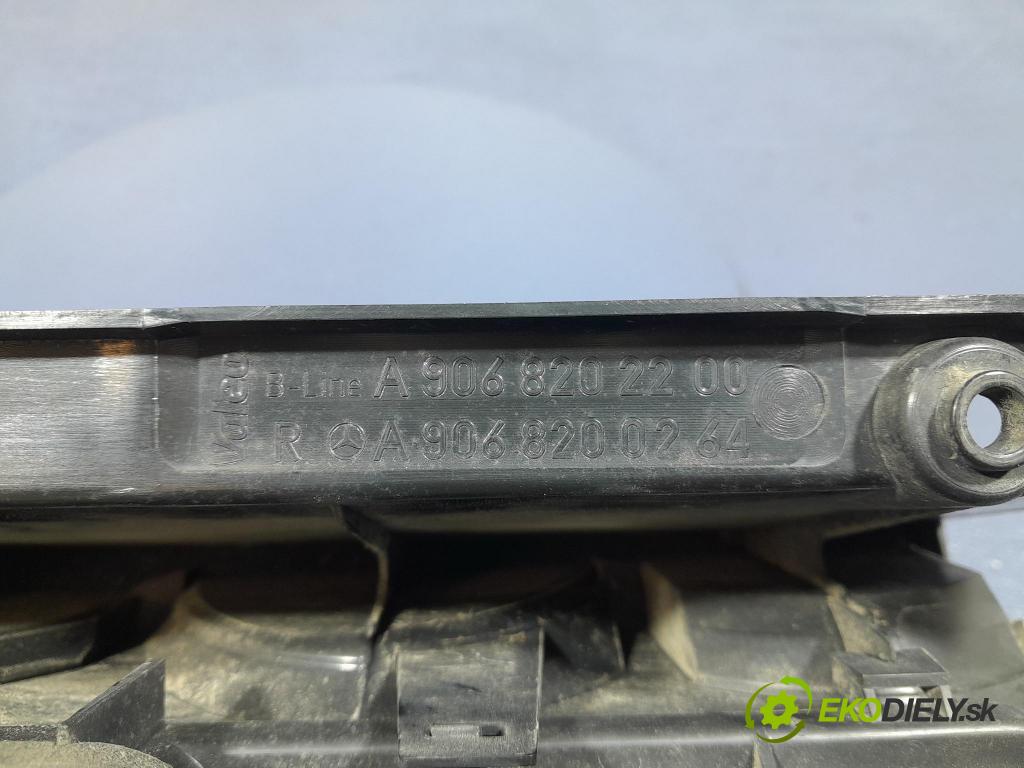 Mercedes Sprinter 2016 svetlo / reflektor zad Prava: Vonkajsia: A9068202200