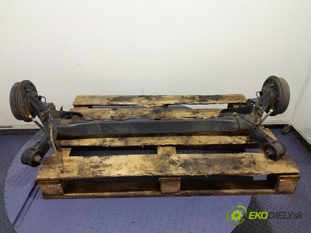 Toyota Yaris 2008 výztuha Pozastavenia: Zad: