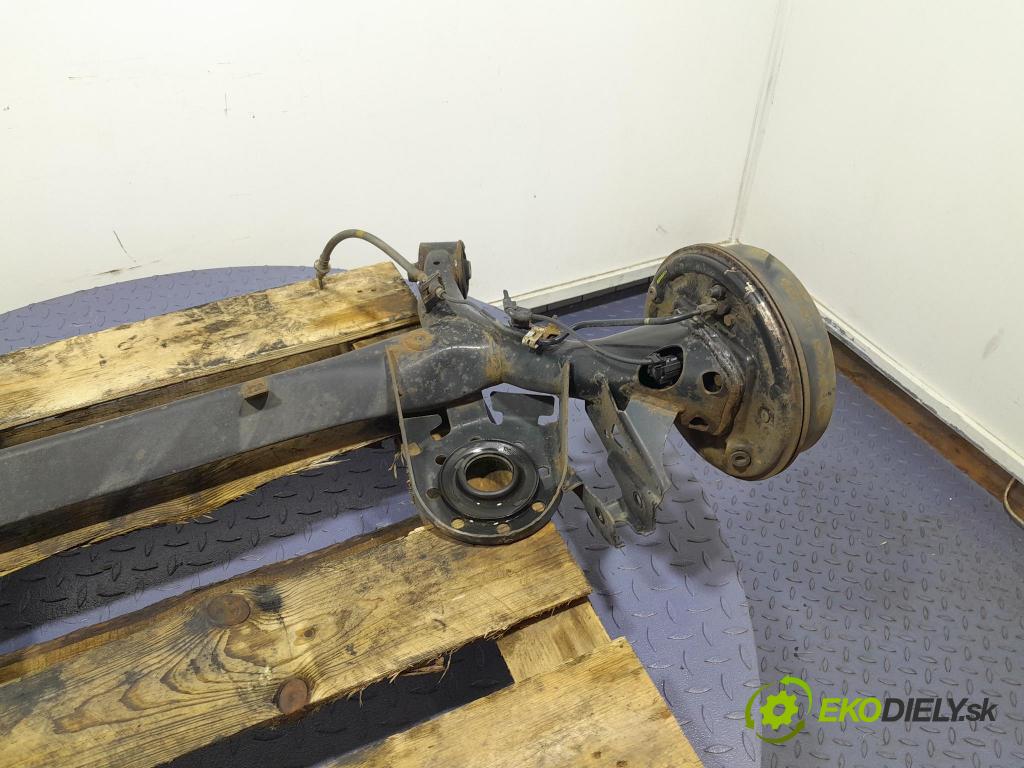 Toyota Yaris 2008 výztuha Pozastavenia: Zad: